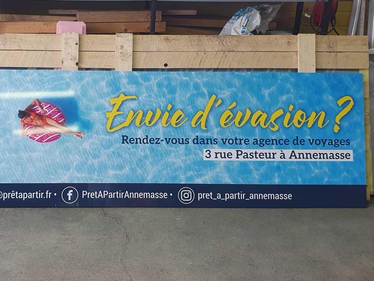 Panneau publicitaire en Alu dibond - Agence de voyage Prêt à partir