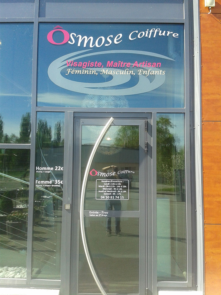 Décoration de vitrine Ô Smose coiffure