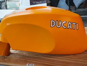 Personnalisation d’un réservoir de moto - Particulier