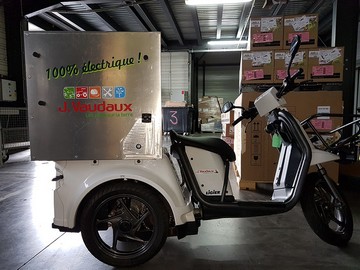 Covering partiel d’un scooter électrique