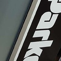 Panneaux alu avec décor adhésif - Parker